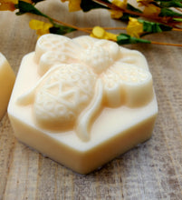 Load image into Gallery viewer, Bee Happy Signature Soap - Honey & Butter Soap - Sweet Citrus Scent